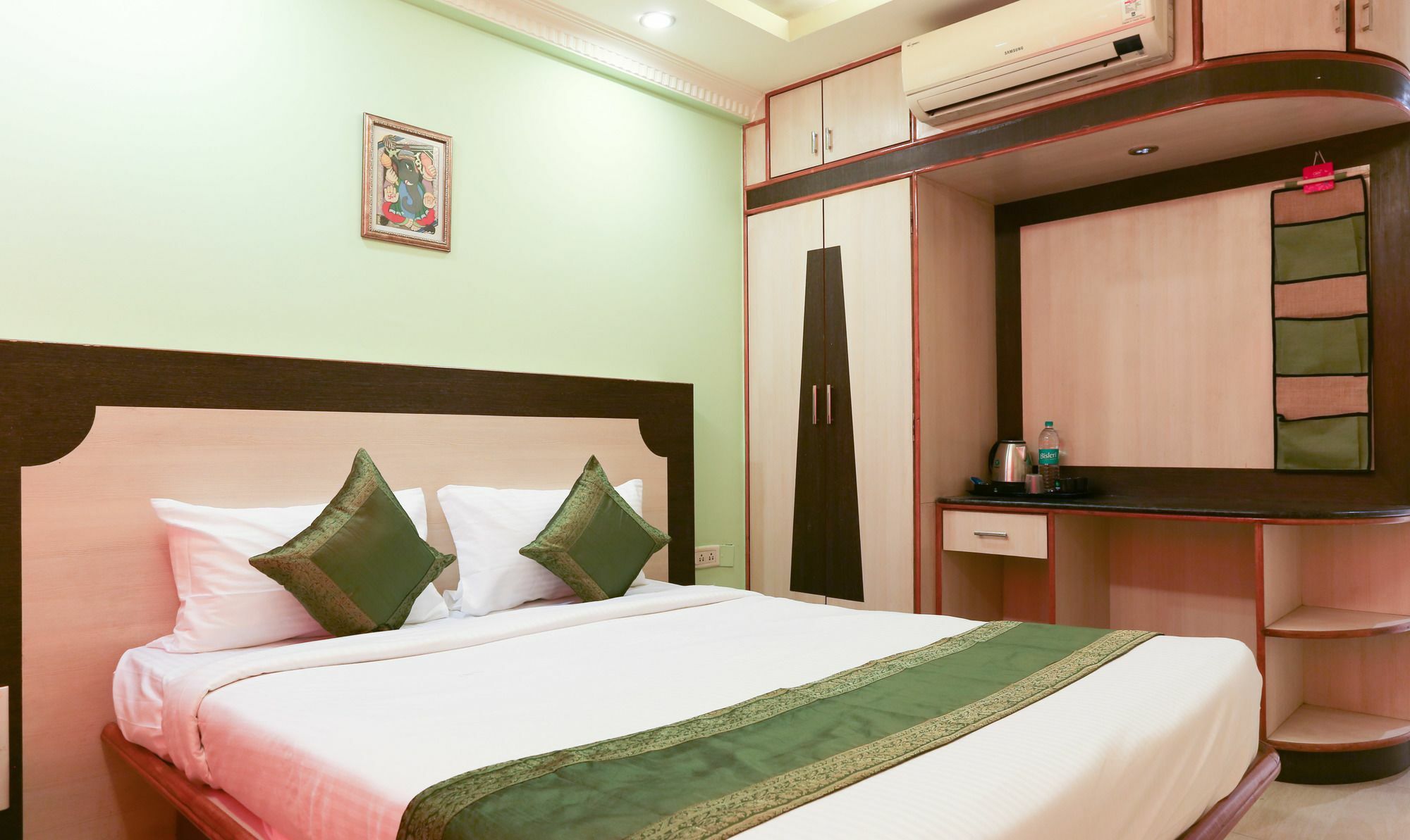 Treebo Trip Grand Regency Hotel Bangalore Exterior photo