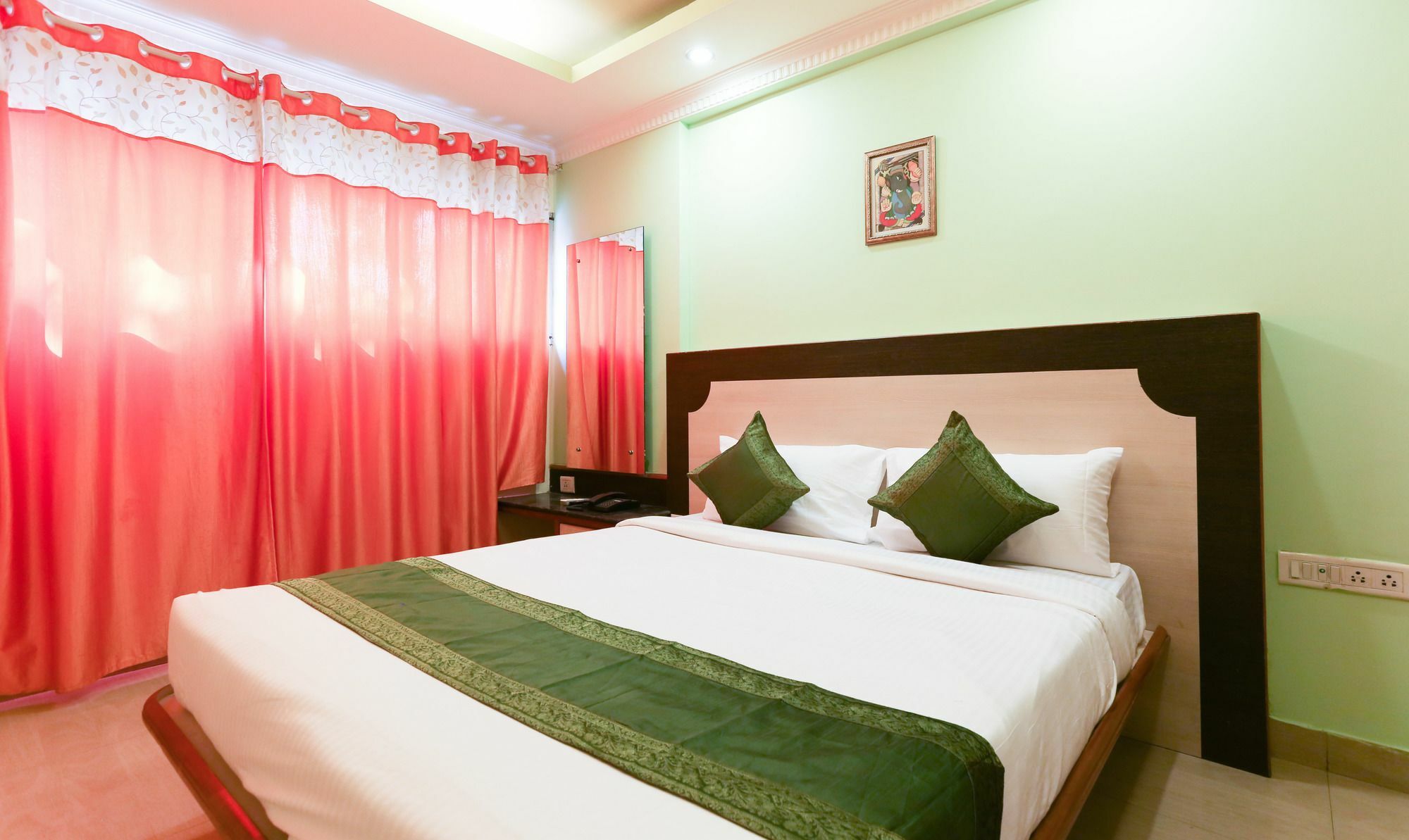 Treebo Trip Grand Regency Hotel Bangalore Exterior photo